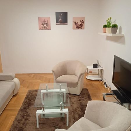 Family Apartment-Csaladias Hangulat ジュール エクステリア 写真