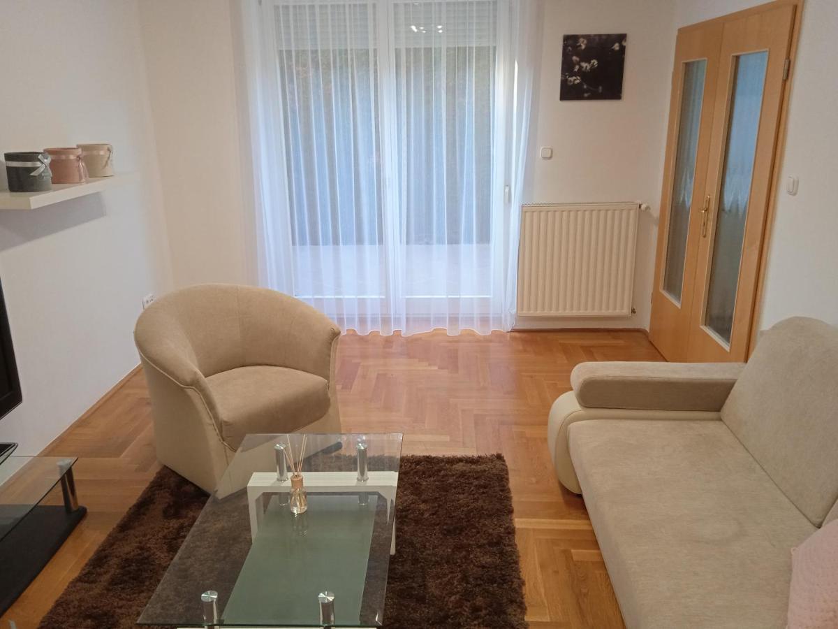 Family Apartment-Csaladias Hangulat ジュール エクステリア 写真